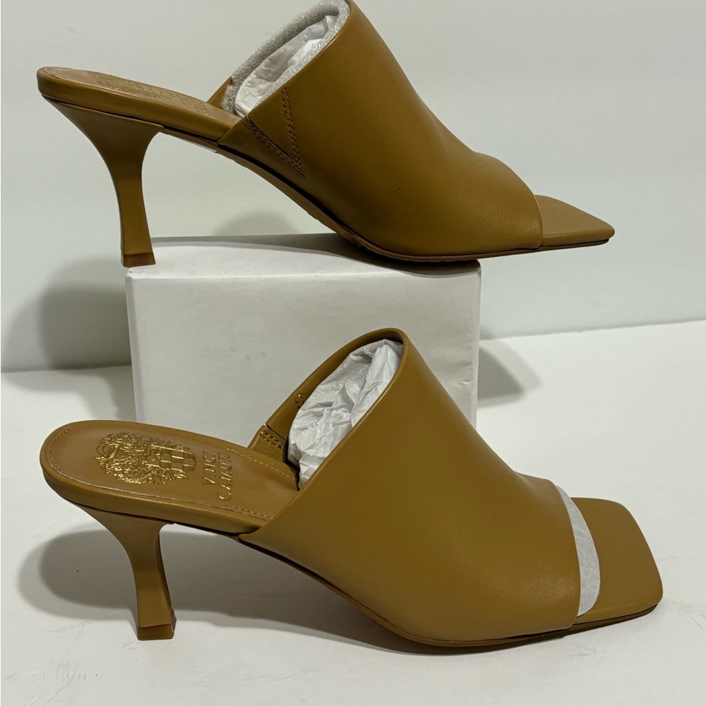 VINCE CAMUTO Arlinala square toe sandal Camel leather heels peep toe-7M/37.5
